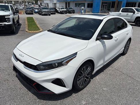 Used 2022 Kia Forte GT-Line w/ GT-Line Premium Package FWD image 2