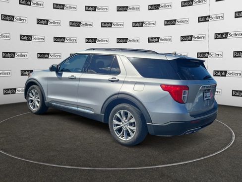 Used 2023 Ford Explorer XLT w/ Equipment Group 202A image 4