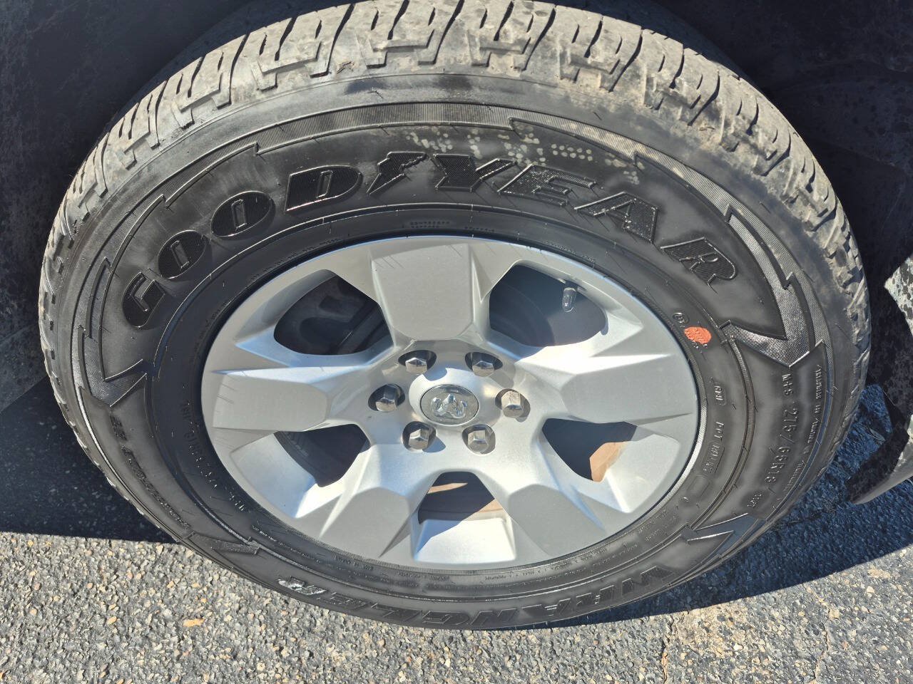 Used 2023 RAM 1500 Big Horn AWD/4WD image 32
