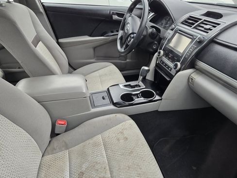 Used 2014 Toyota Camry LE image 13