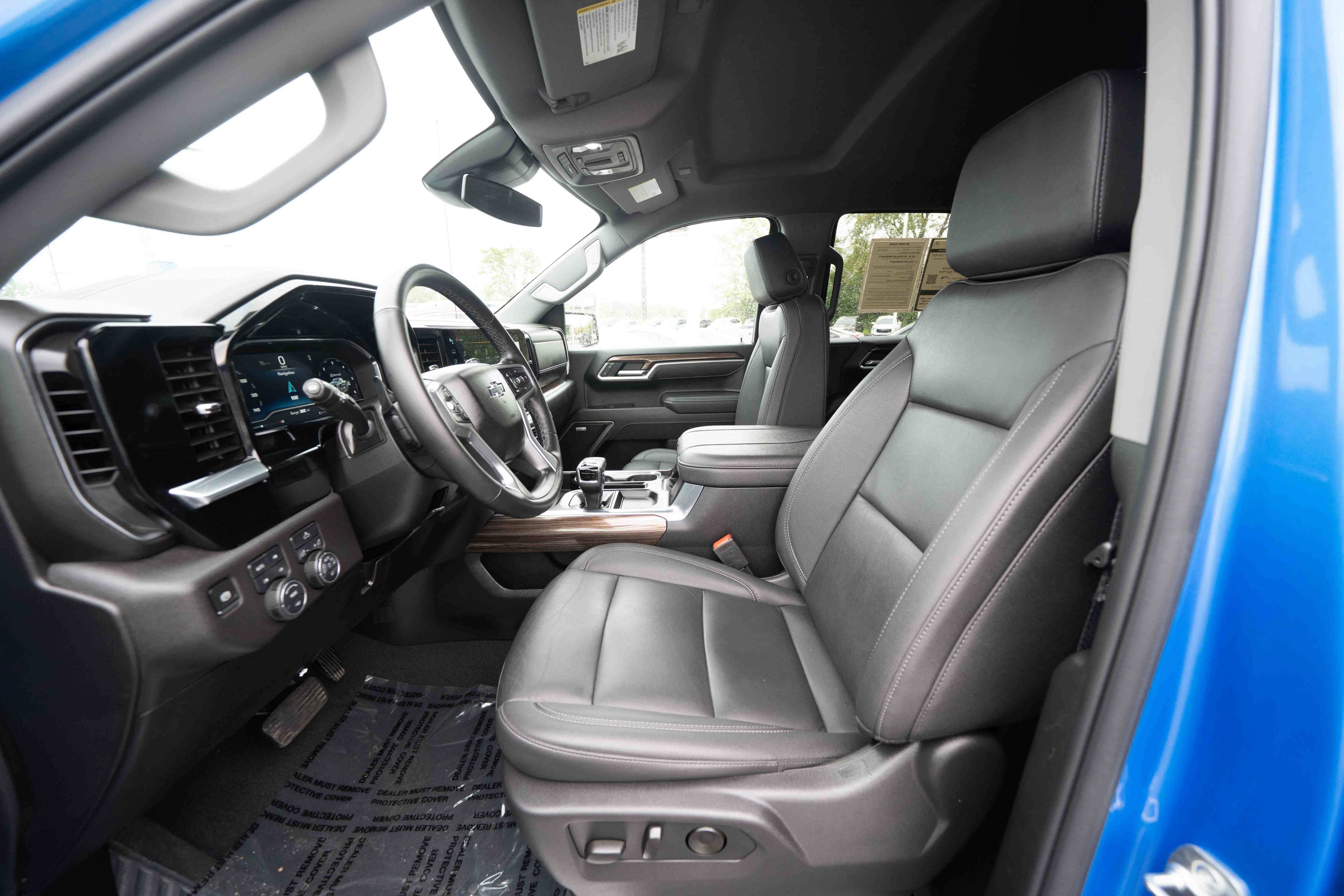Used 2025 Chevrolet Silverado 1500 RST w/ Texas Edition Plus AWD/4WD image 9