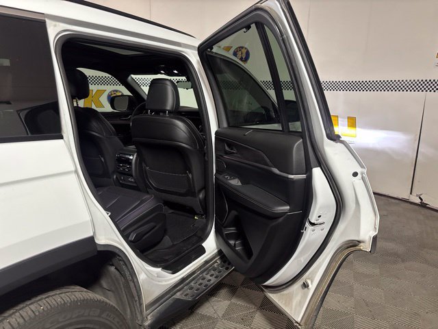 Used 2024 Jeep Grand Cherokee L Limited w/ Luxury Tech Group II AWD/4WD image 15