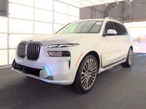 Used 2023 BMW X7 xDrive40i w/ Premium Package AWD/4WD image 1