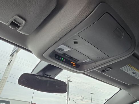 Used 2022 GMC Acadia SLE w/ Driver Convenience Package image 21