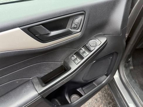 Used 2022 Ford Escape SE w/ Convenience Package FWD image 12