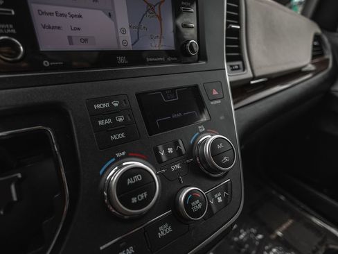 Used 2020 Toyota Sienna Limited AWD/4WD image 13