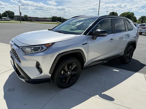 Used 2020 Toyota RAV4 XSE w/ XSE Grade Weather Package AWD/4WD image 4