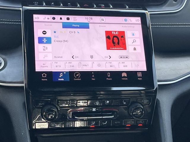 Used 2024 Jeep Grand Cherokee L Limited w/ Luxury Tech Group II AWD/4WD image 16