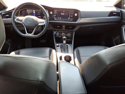 Used 2024 Volkswagen Jetta SE FWD image 10
