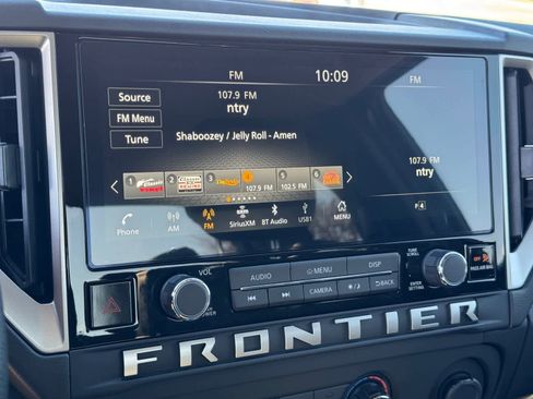 Certified 2025 Nissan Frontier SV image 25