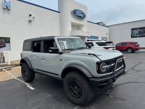 Used 2021 Ford Bronco First Edition AWD/4WD image 3