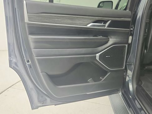 Used 2024 Jeep Wagoneer Series II w/ Flexible Seating Group RWD image 27