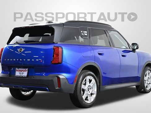 Used 2025 MINI Cooper Countryman S w/ Comfort Package Max image 9