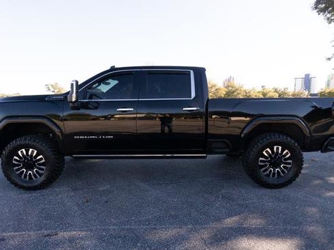 Used 2024 GMC Sierra 2500 Denali Ultimate image 6