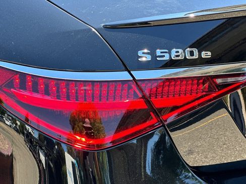 Used 2023 Mercedes-Benz S 580e 4MATIC Sedan image 33