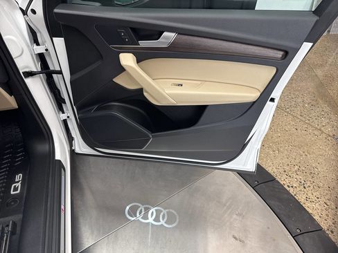 Used 2024 Audi Q5 2.0T Premium w/ Convenience Package AWD/4WD image 30