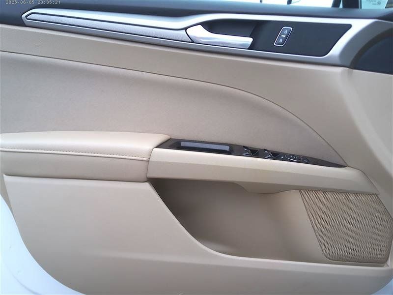 Used 2013 Ford Fusion SE FWD image 14
