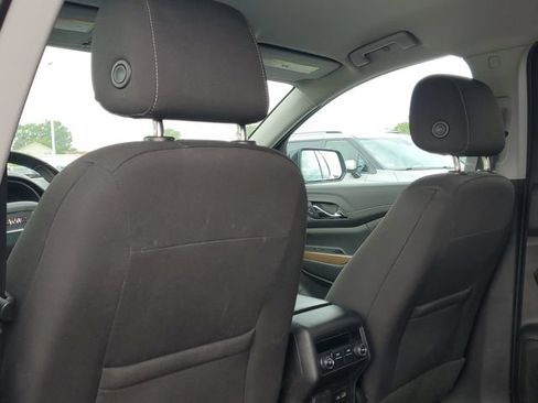 Used 2021 GMC Acadia SLE w/ Driver Convenience Package FWD image 9