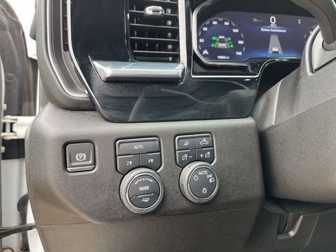 Used 2025 Chevrolet Silverado 1500 LT w/ Safety Package AWD/4WD image 27