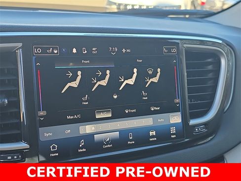 Used 2024 Chrysler Pacifica Touring-L image 23