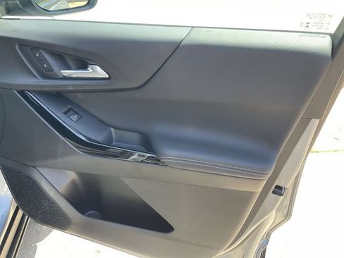 Used 2026 Chevrolet Equinox LT w/ Safety and Technology Package FWD image 16
