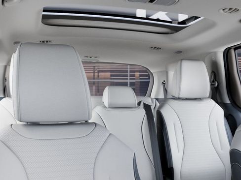 New 2026 Kia Carnival SX Prestige FWD image 28