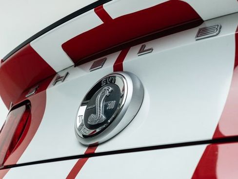 Used 2010 Ford Mustang Shelby GT500 image 15