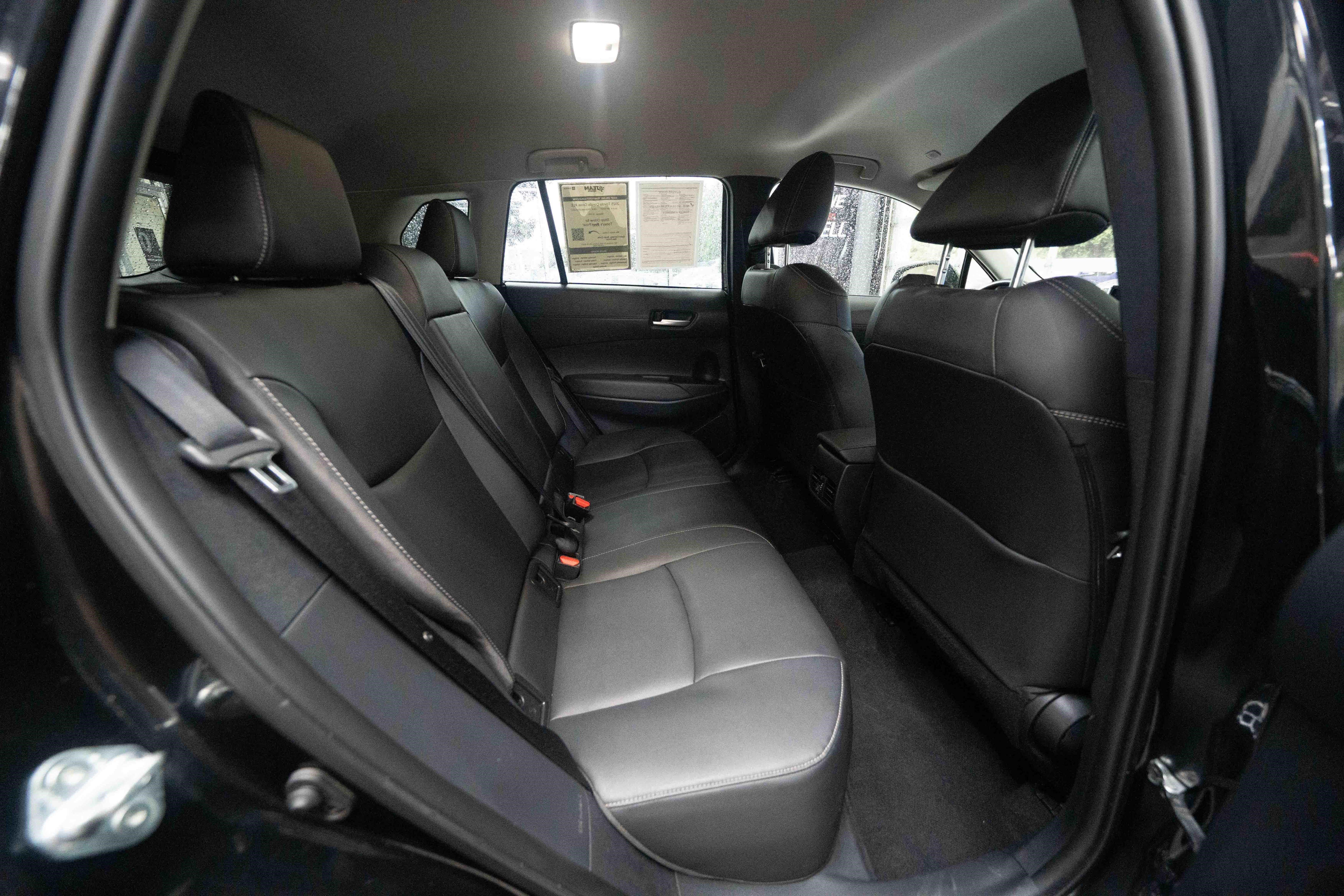 Used 2025 Toyota Corolla Cross XLE AWD/4WD image 25