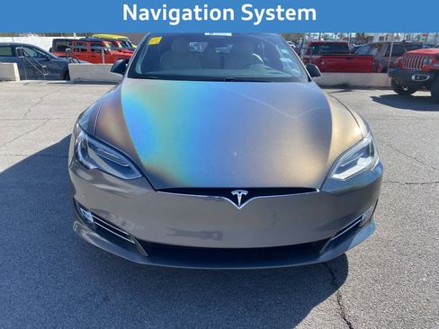Used 2020 Tesla Model S Long Range Plus image 3