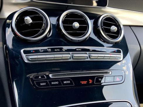 Used 2018 Mercedes-Benz C 300 Sedan image 31