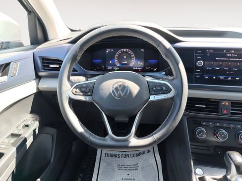 Used 2022 Volkswagen Taos SE image 12