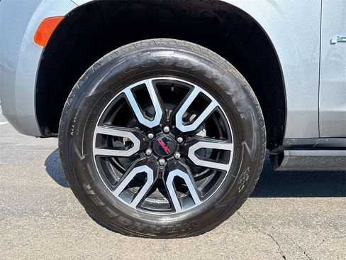 Used 2023 GMC Yukon XL AT4 w/ AT4 Premium Plus Package image 10