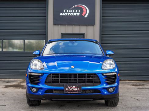 Used 2017 Porsche Macan AWD/4WD image 2