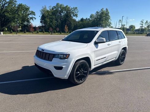 Used 2020 Jeep Grand Cherokee Altitude AWD/4WD image 1