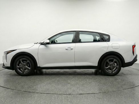 Used 2025 Kia K4 LXS image 5