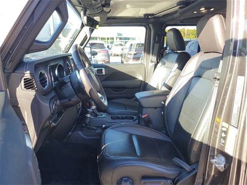 Used 2022 Jeep Wrangler Unlimited Sahara w/ Cold Weather Group image 5