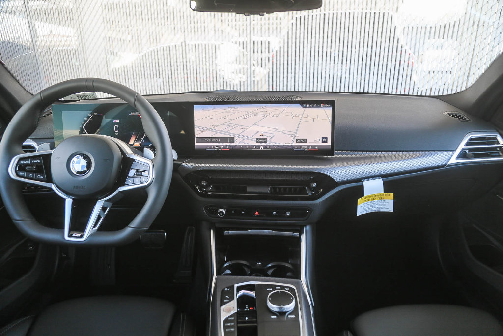 Used 2026 BMW 330i Sedan w/ M Sport Package RWD image 9