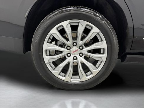 Used 2023 GMC Yukon Denali w/ Denali Reserve Package image 8