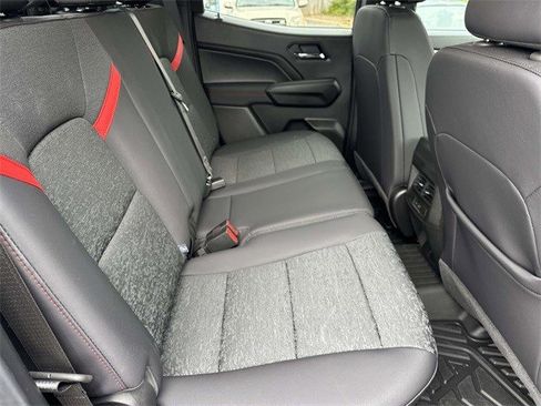 Used 2025 Chevrolet Colorado Z71 w/ Technology Package image 13