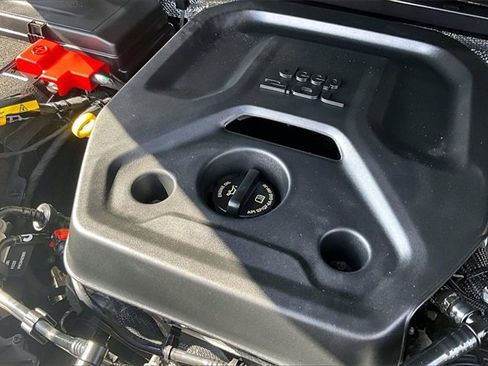 Used 2025 Jeep Wrangler Unlimited Rubicon image 31