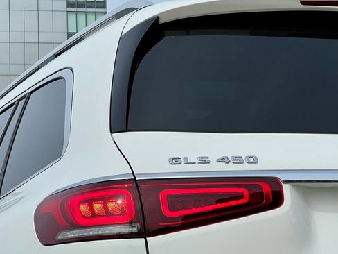 Certified 2023 Mercedes-Benz GLS 450 4MATIC image 11