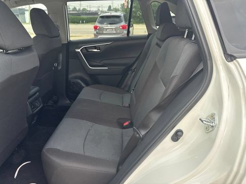 Used 2025 Toyota RAV4 XLE AWD/4WD image 21