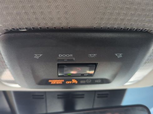 Used 2024 Toyota Prius XLE FWD image 21