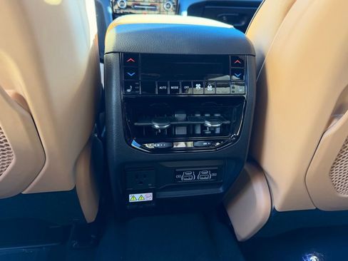 New 2025 Jeep Grand Cherokee L Summit image 29