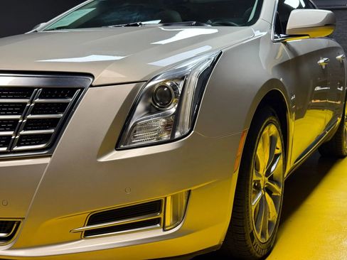 Used 2013 Cadillac XTS Luxury image 3