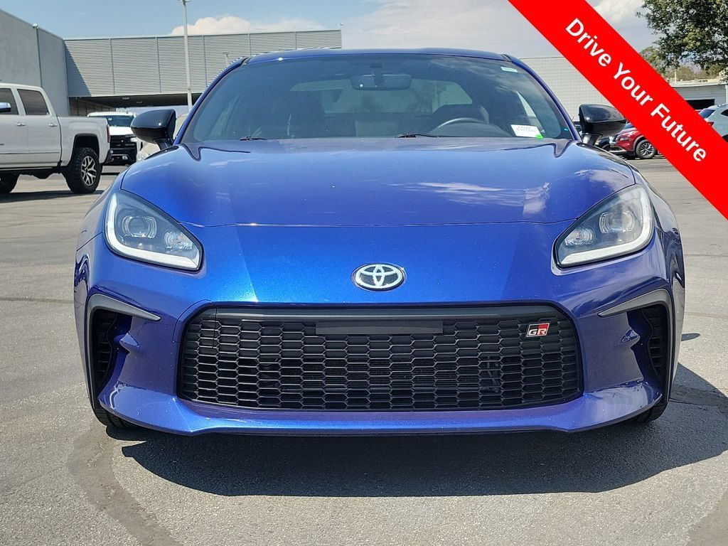 Used 2025 Toyota GR86 Premium w/ Performance Package RWD image 32