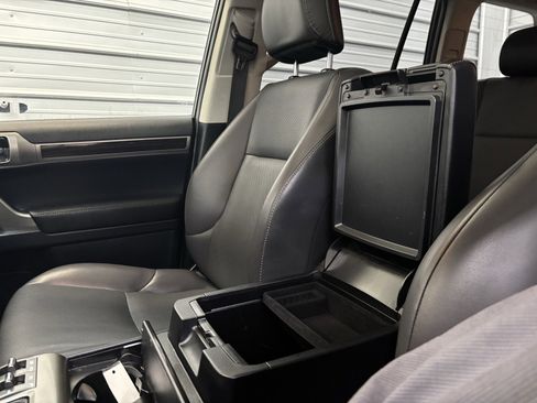 Used 2018 Lexus GX 460 image 24