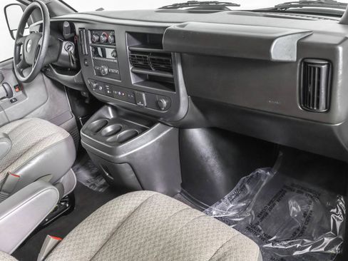 Used 2025 Chevrolet Express 3500 LT w/ LT Preferred Equipment Group RWD image 39