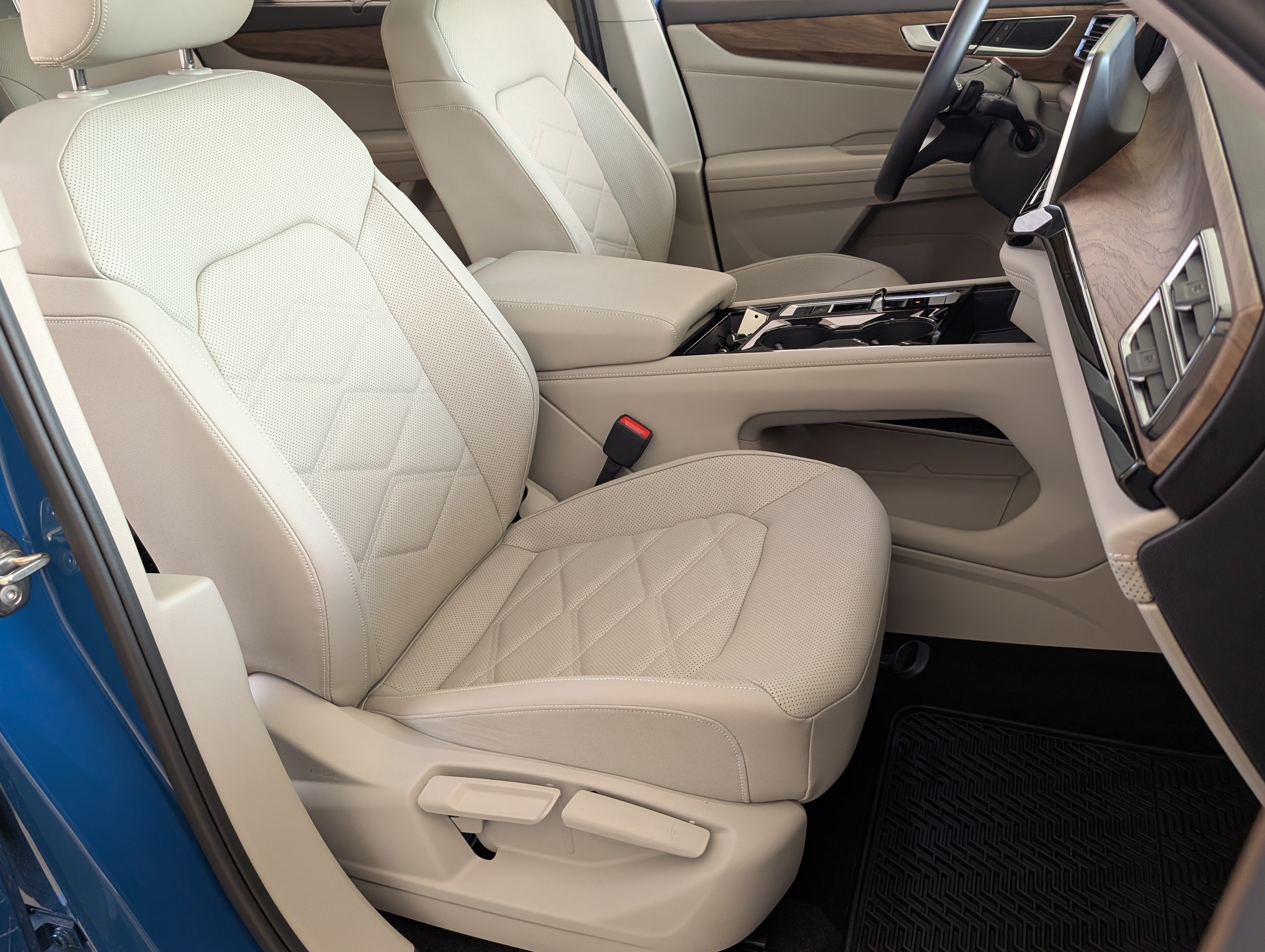 Used 2026 Volkswagen Atlas SE FWD image 25