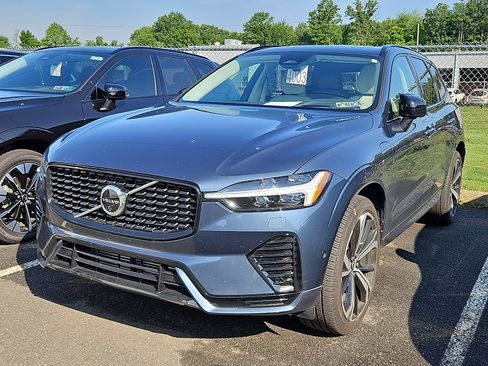 Used 2025 Volvo XC60 T8 Ultra w/ Protection Package Premier AWD/4WD image 3